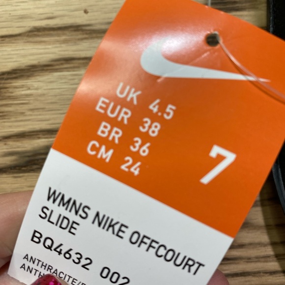 Nike custom Swarovski off court slides - Picture 4 of 4